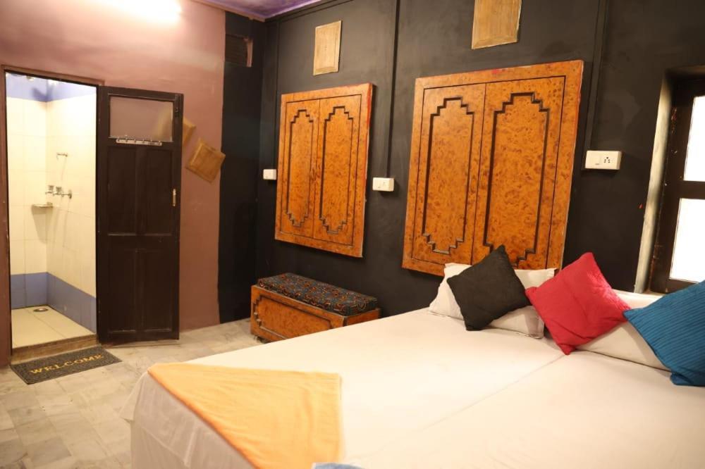 Хостел Santkripa Backpackers 400 Mtr From Railway Station Джодхпур Екстер'єр фото