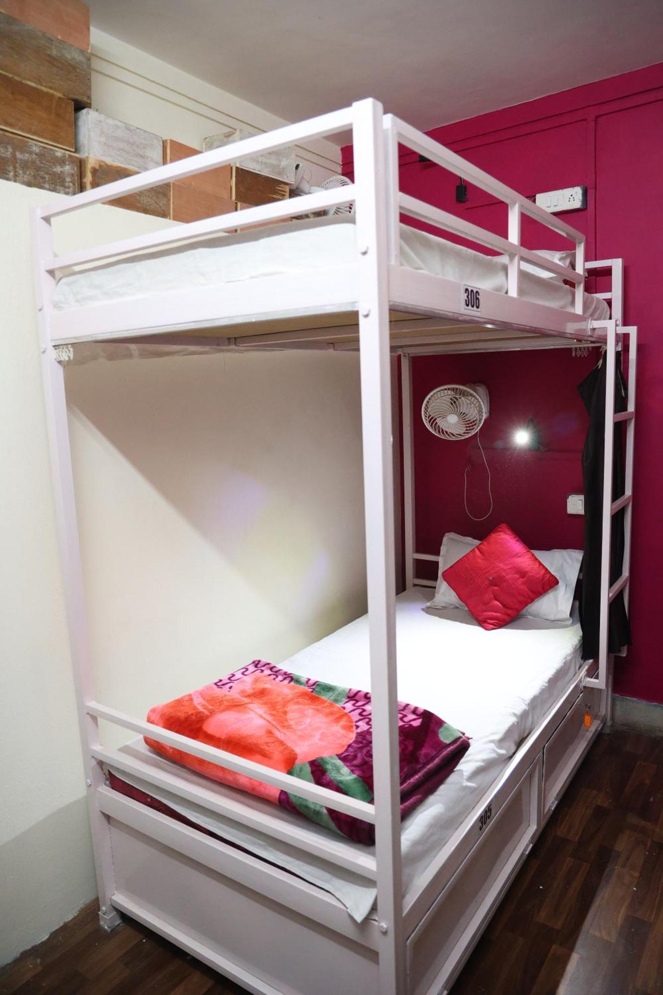 Хостел Santkripa Backpackers 400 Mtr From Railway Station Джодхпур Екстер'єр фото